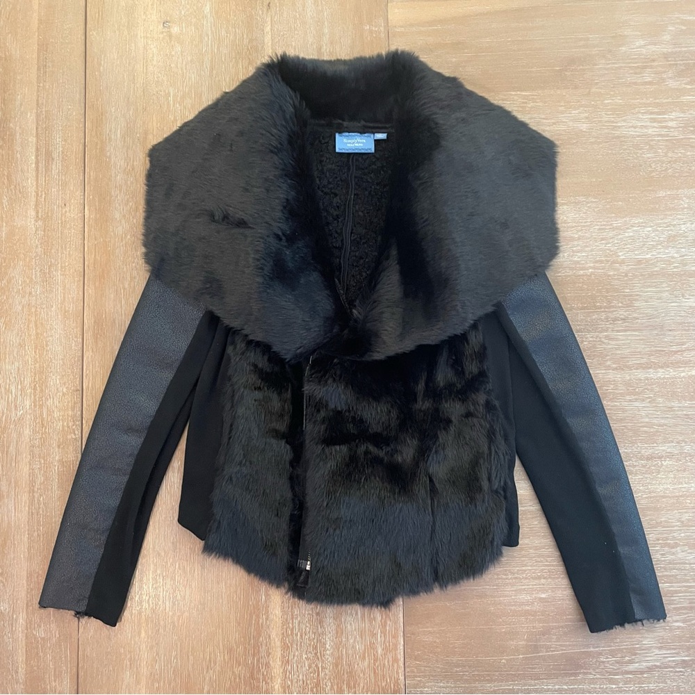 NWOT (New) Vera Wang Black Faux Fur & Faux Suede Coat with wide collar XS
